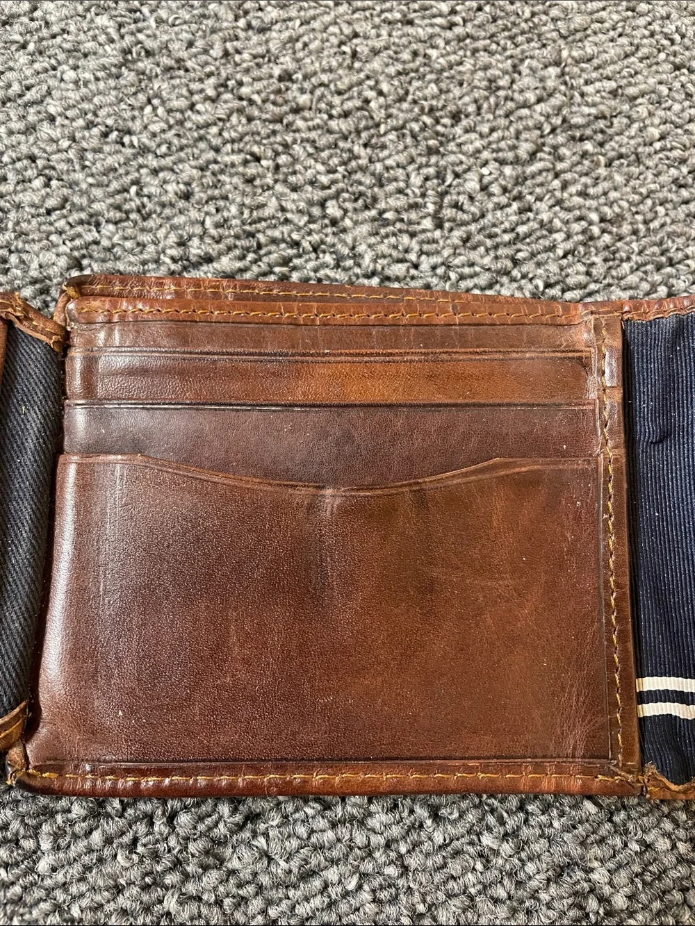 Vintage Nautica Genuine Leather Men’s Wallet. Made in India. Brown. GUC